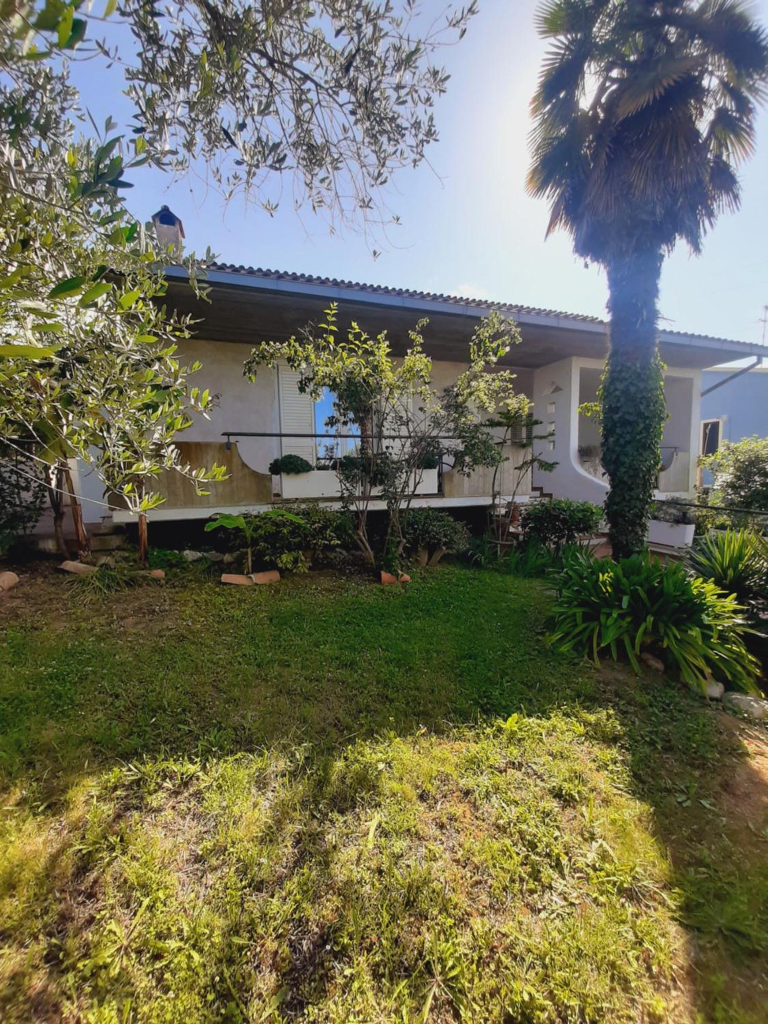 Villa In Collina Vista Mare Roseto Degli Abruzzi Buitenkant foto